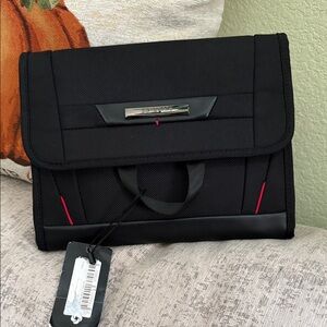 Samsonite Pro-DLX cosmetic case/toiletry bag . Brand new
